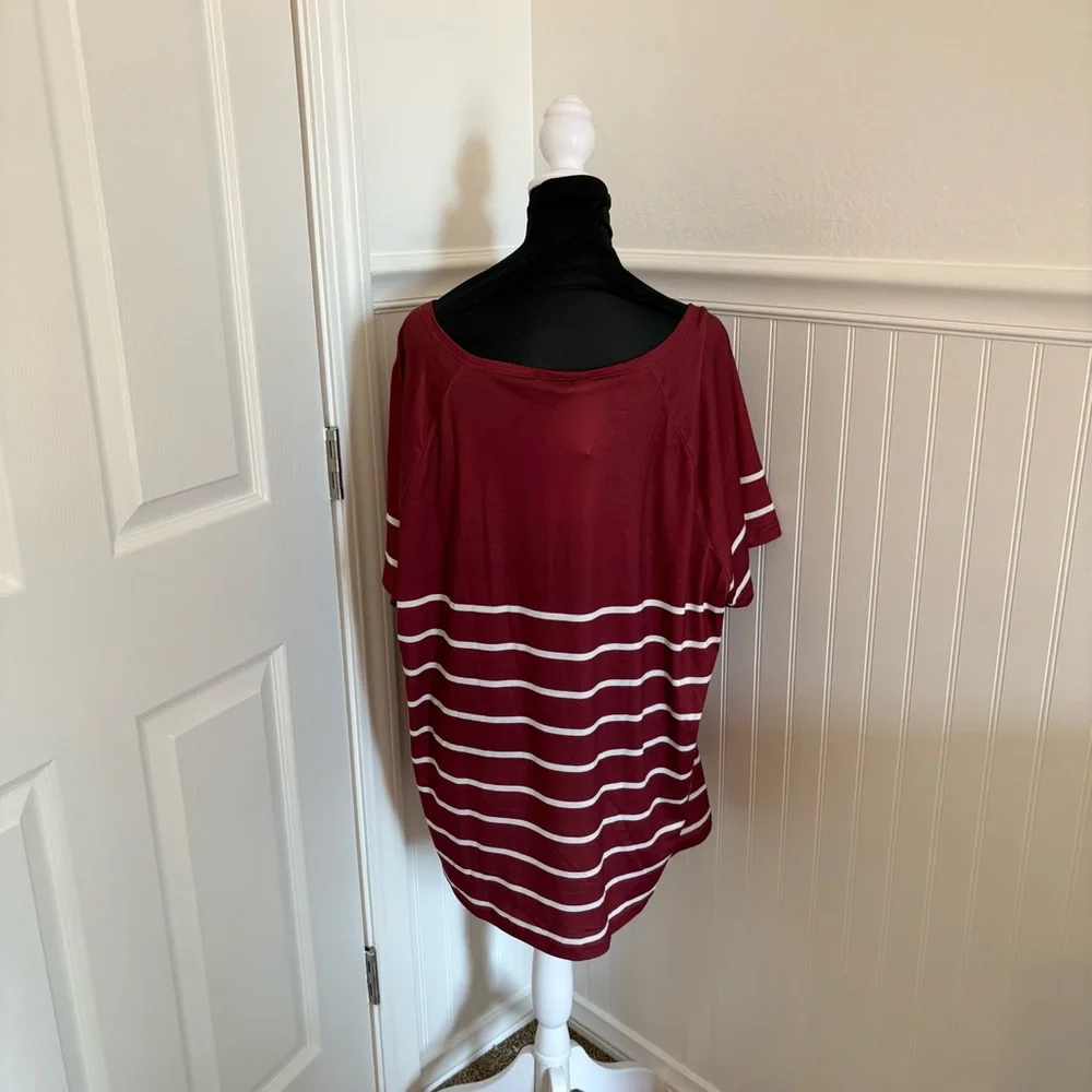 NWT 2XL Bloomchic Wine and Ivory Striped Too with Non-working Button Accents - Picture 4 of 6